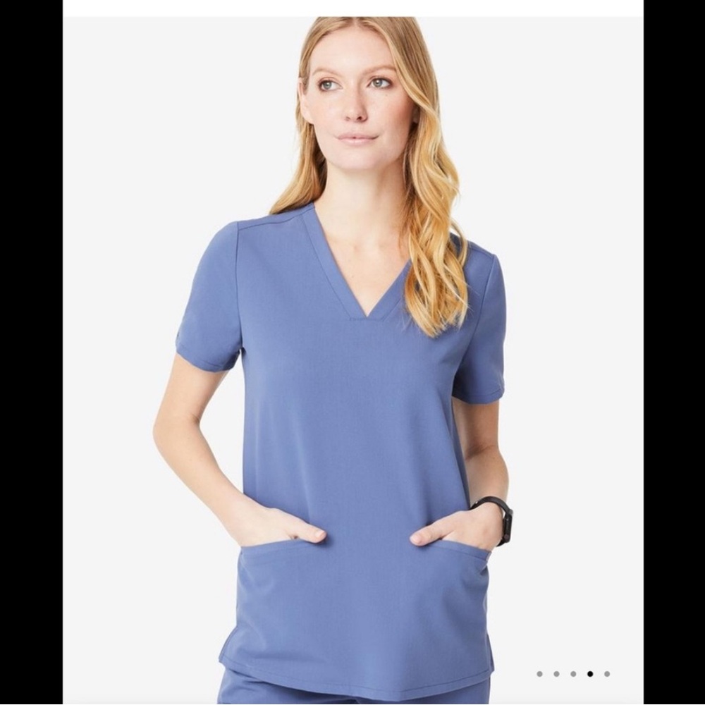 Fig scrub top. Casma. Sz medium. Ceil Blue. Good condition.